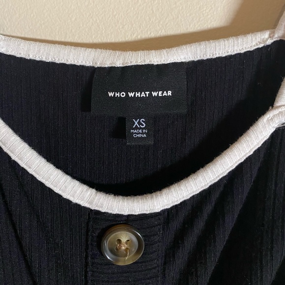 Black Buttoned Tank Top - Picture 3 of 4